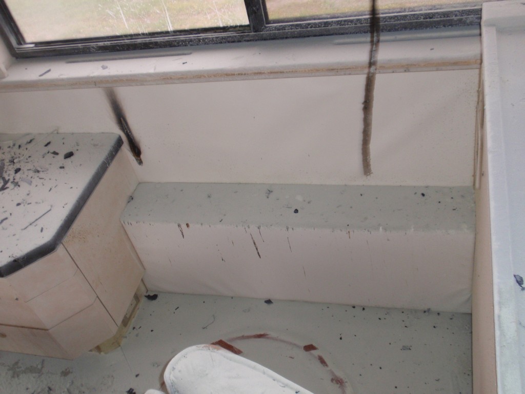 Prevost H3-45 Ceiling after interior Fire, photo 33