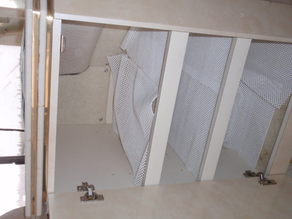 Prevost H3-45 Ceiling after interior Fire, photo 34