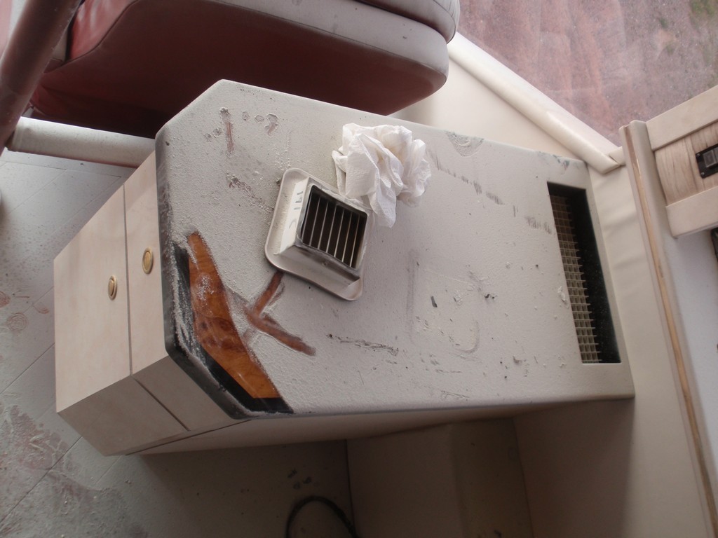 Prevost H3-45 Ceiling after interior Fire, photo 37