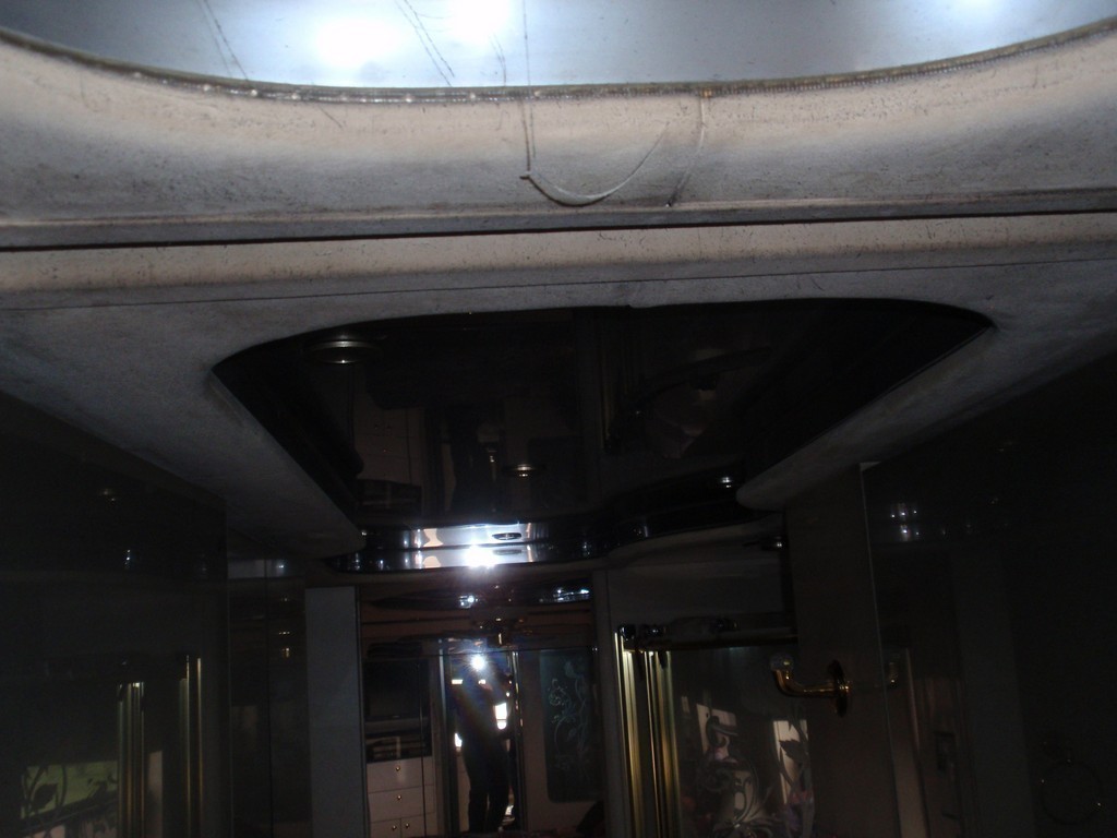 Prevost H3-45 Ceiling after interior Fire, photo 39