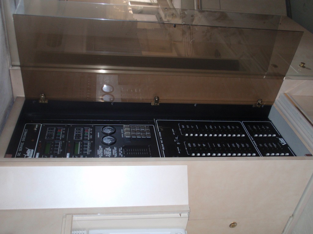 Prevost H3-45 Ceiling after interior Fire, photo 45