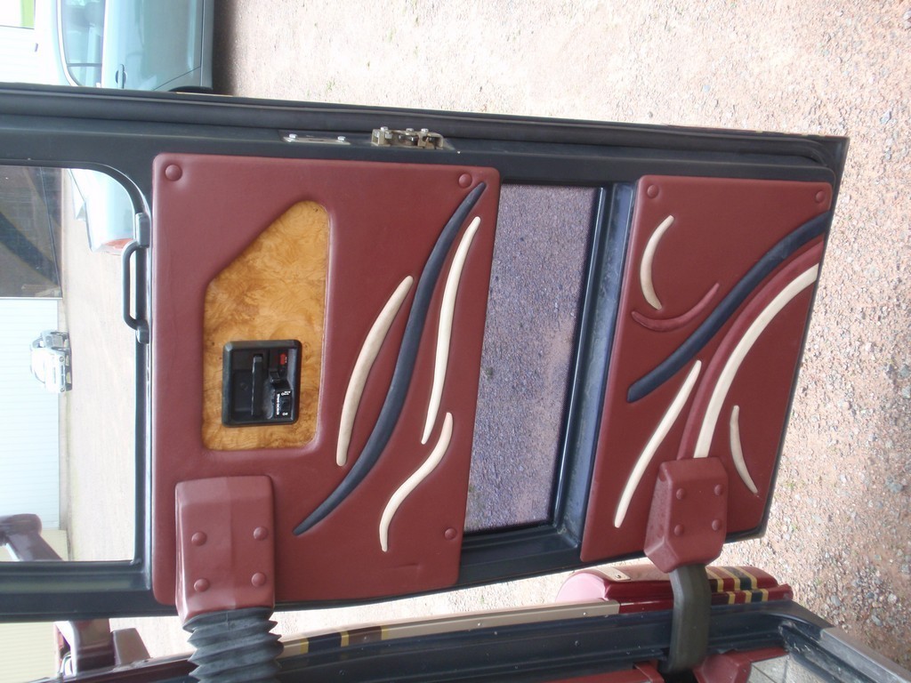 Prevost H3-45 Ceiling after interior Fire, photo 56