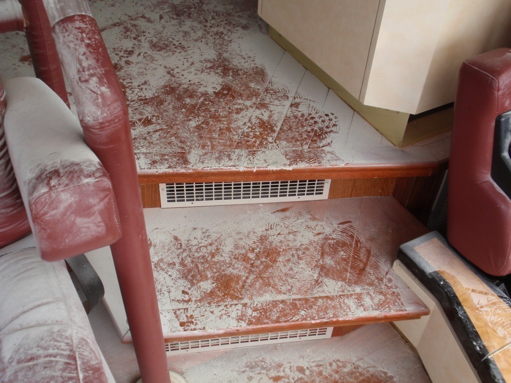 Prevost H3-45 Ceiling after interior Fire, photo 59