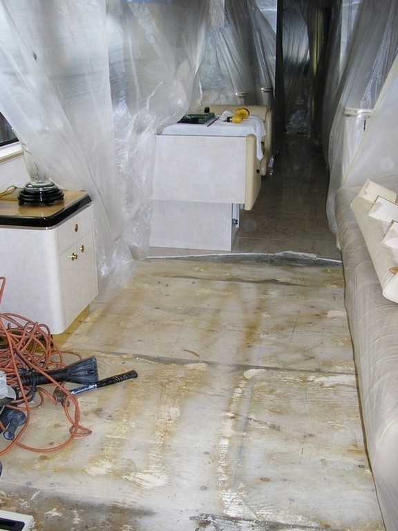 - Prevost during new floor installation in salon area by Excalibur Coach - Floor - Prevost Motorhome - H3-45 - XL - XLII - Marathon
