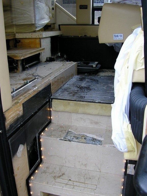 06- Prevost during new stairwell floor by Excalibur Coach - Floor - Prevost Motorhome - H3-45 - XL - XLII - Marathon - Country Coach
