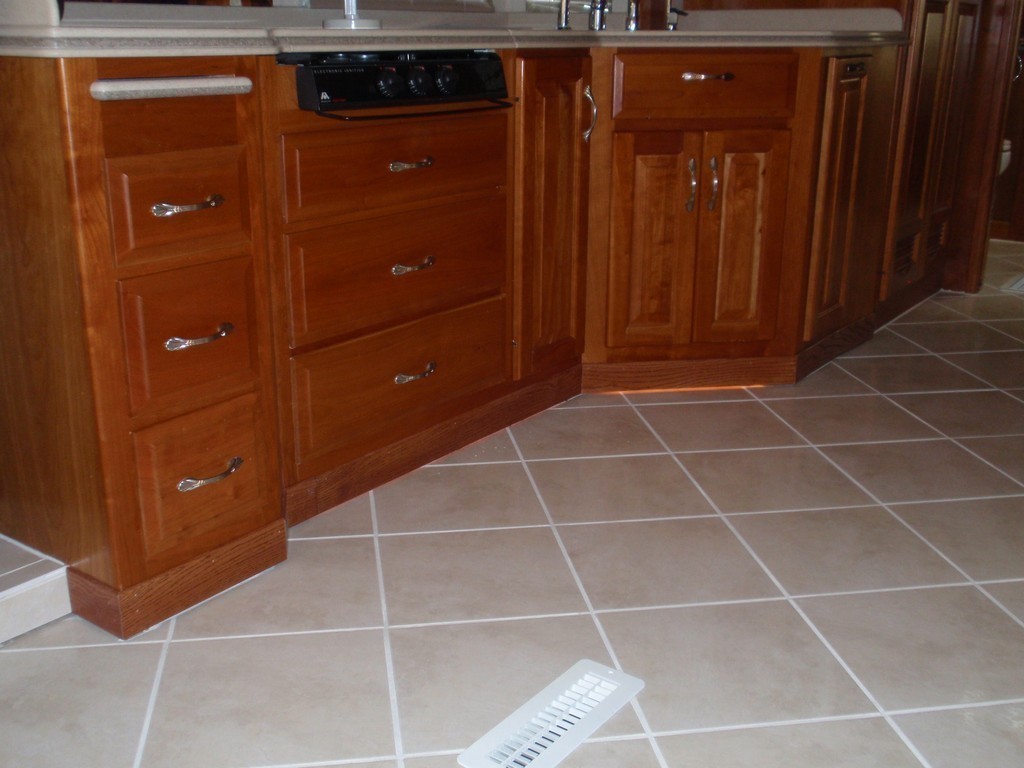 Prevost Monaco with new porcelin floor in galley by Excalibur Coach - Prevost Motorhome H3-45 - XL - XLII - Entertainer - Class A