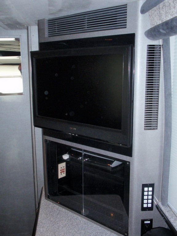 Prevost XL II Salon TV Upgraded by Excalibur Coach. Also Motorhome, Class A, H3-45