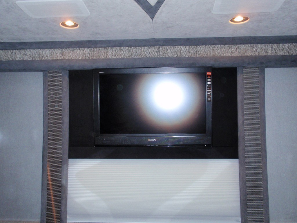 Prevost XL II Bedroom TV