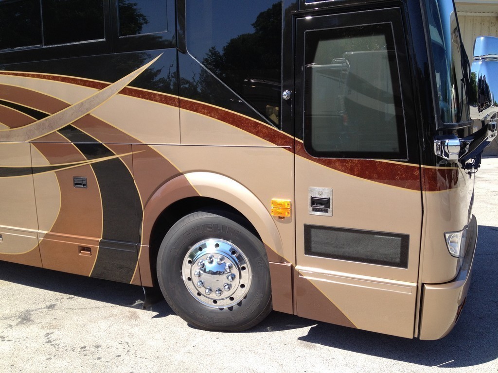 Prevost H3-45 2012 Front fender Excalibur Coach Upgrade