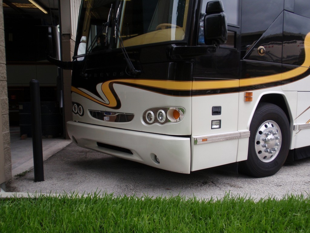 Prevost H3-45 Before 2012 Upgrade Front & skirts by Excalibur