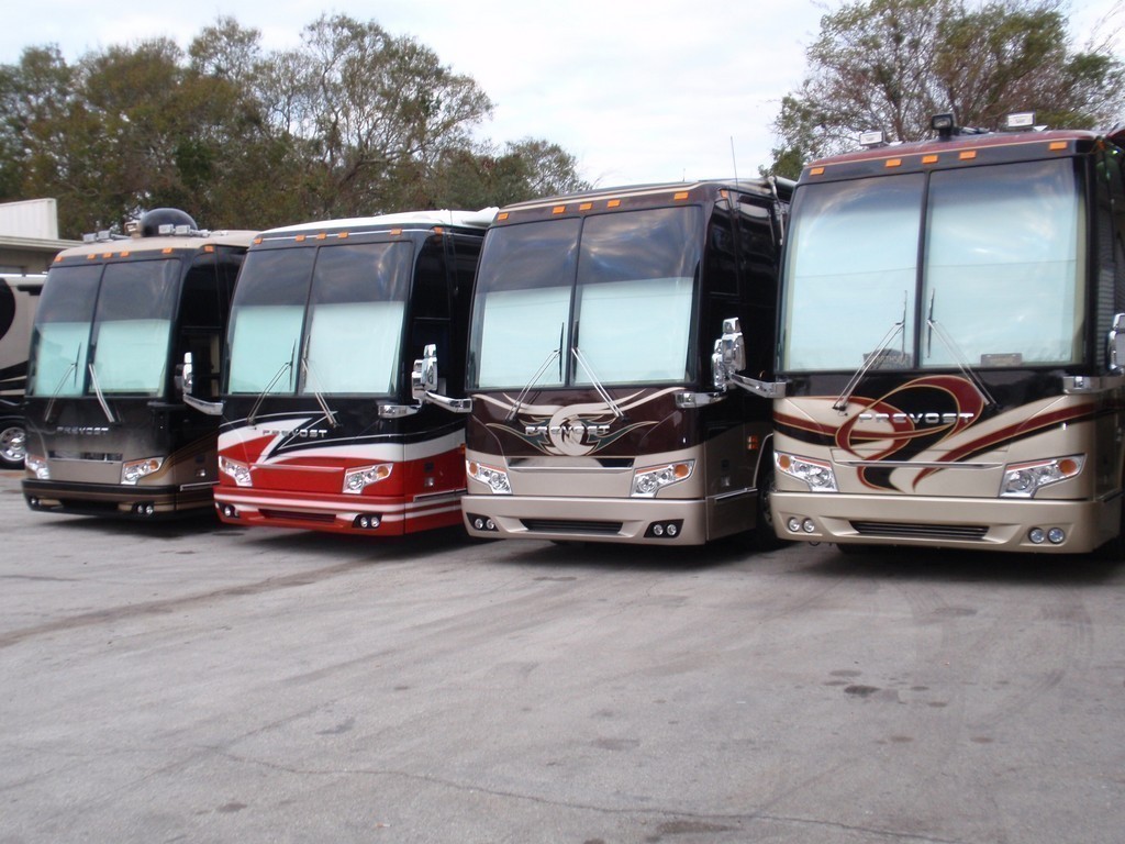 Prevost 2 H3-45 2012 2012 Facelifts 4 together
