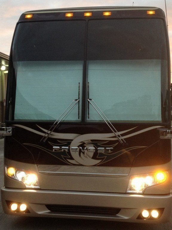 Prevost H3-45 Excalibur Coach 2012 Facelift upgrade with headlights on