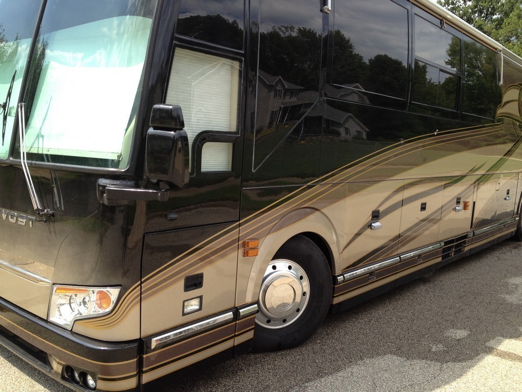Prevost H3-45 LH Fender After Upgrade by Excalibur Coach