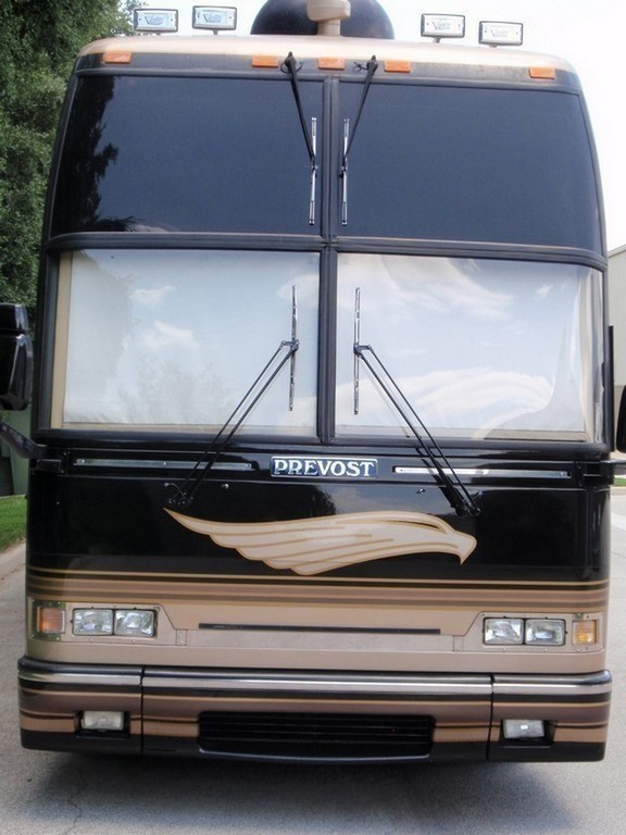 Prevost H3-45 2012 front upgrade FTHR 1997 upgrade