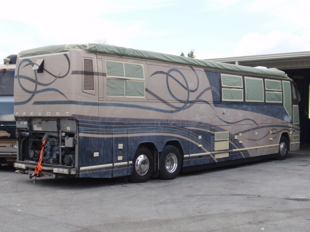 Prevost H3-45 Vogue Coach prepped for clear Coat by Excalibur Coach
