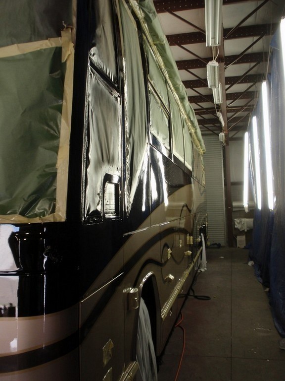 Prevost H3-45 Vogue Driver side painted by Excalibur Coach