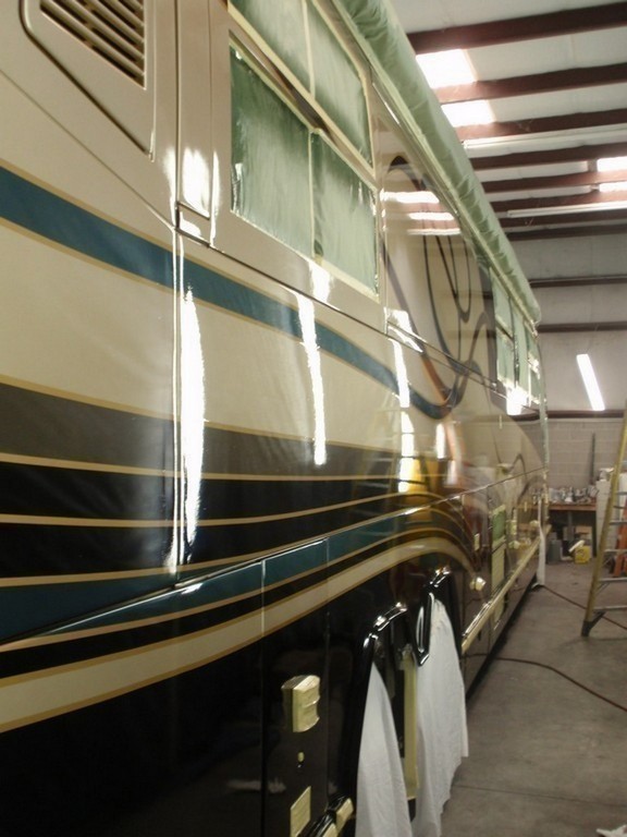 Prevost H3-45 Vogue Passenger siede painted by Excalibur Coach