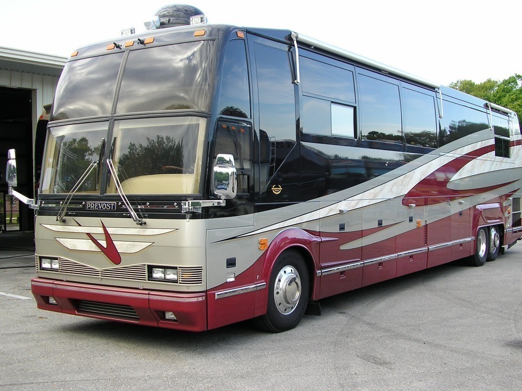 2000 Prevost H3-45 Marathon Before Excalibur Coach Front Update
