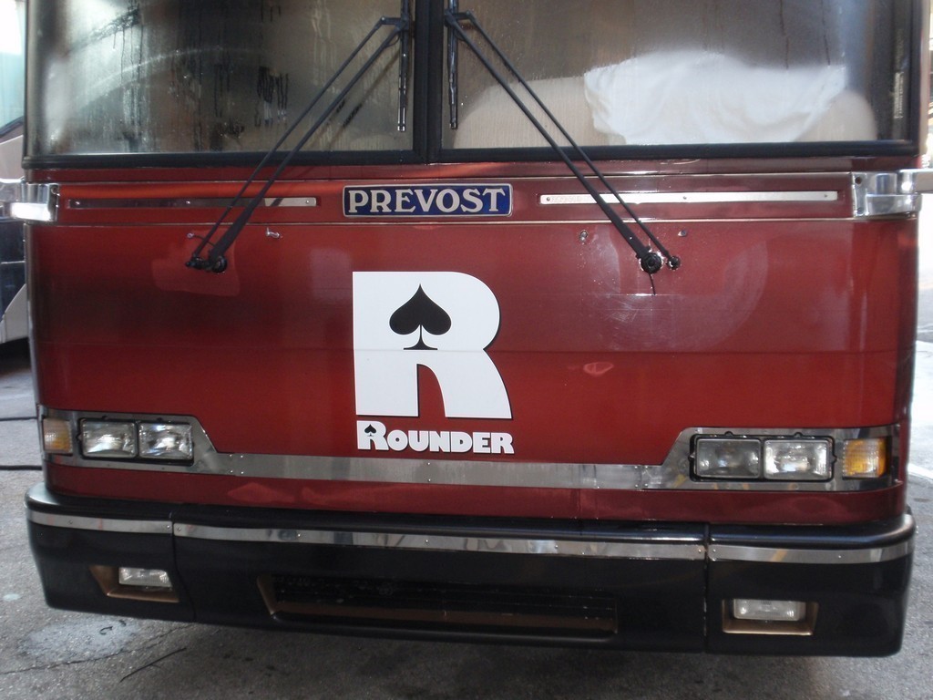 Prevost H3-45 Entertainer before Excalibur Coach headlight upgrade