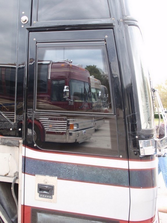 Prevost H3-45 Entry Door New Style Window