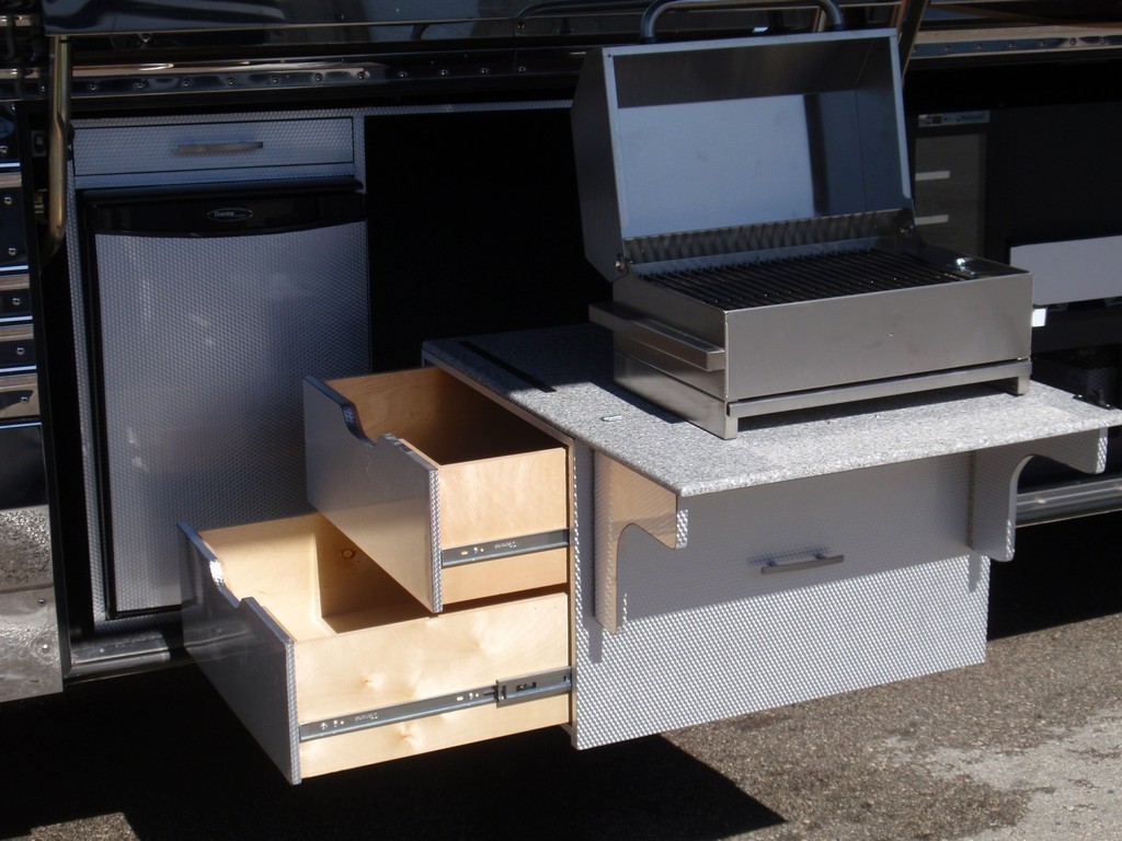 Prevost Bay 3 Barbeque with Drawer Storage by Excalibur Coach Prevost Motorhome XL XLII H3