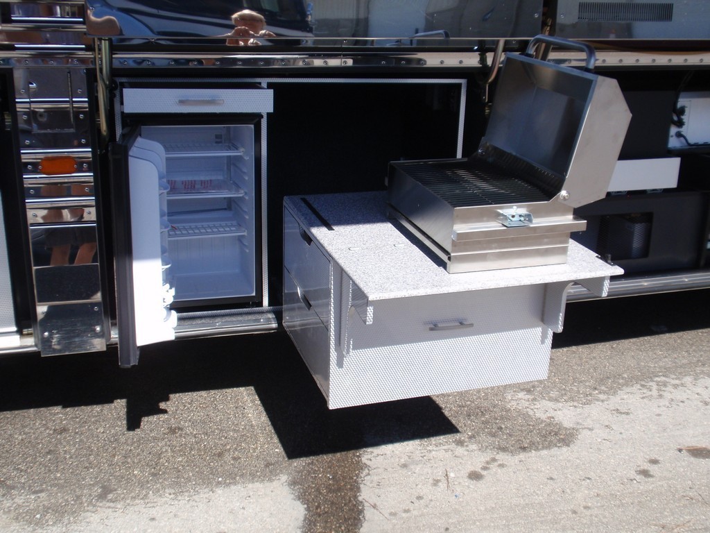 Prevost Bay 3 New Frig and Barbeque by Excalibur Coach Prevost Motorhome XL XLII H3