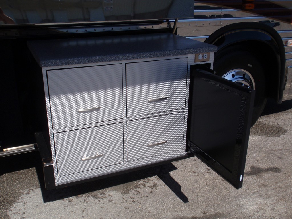 Prevost Bay Cabinet On Joey Bed TV Pull Out by Excalibur Coach Prevost Motorhome XL XLII H3