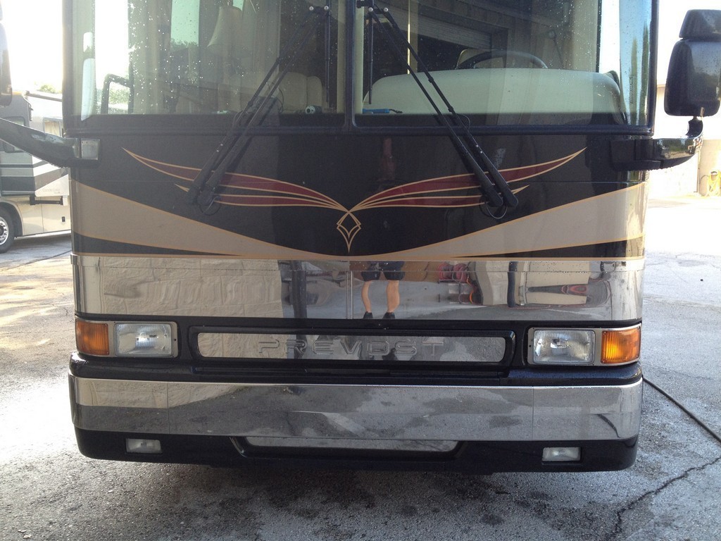 Prevost XL II before Excalibur Coach facelift