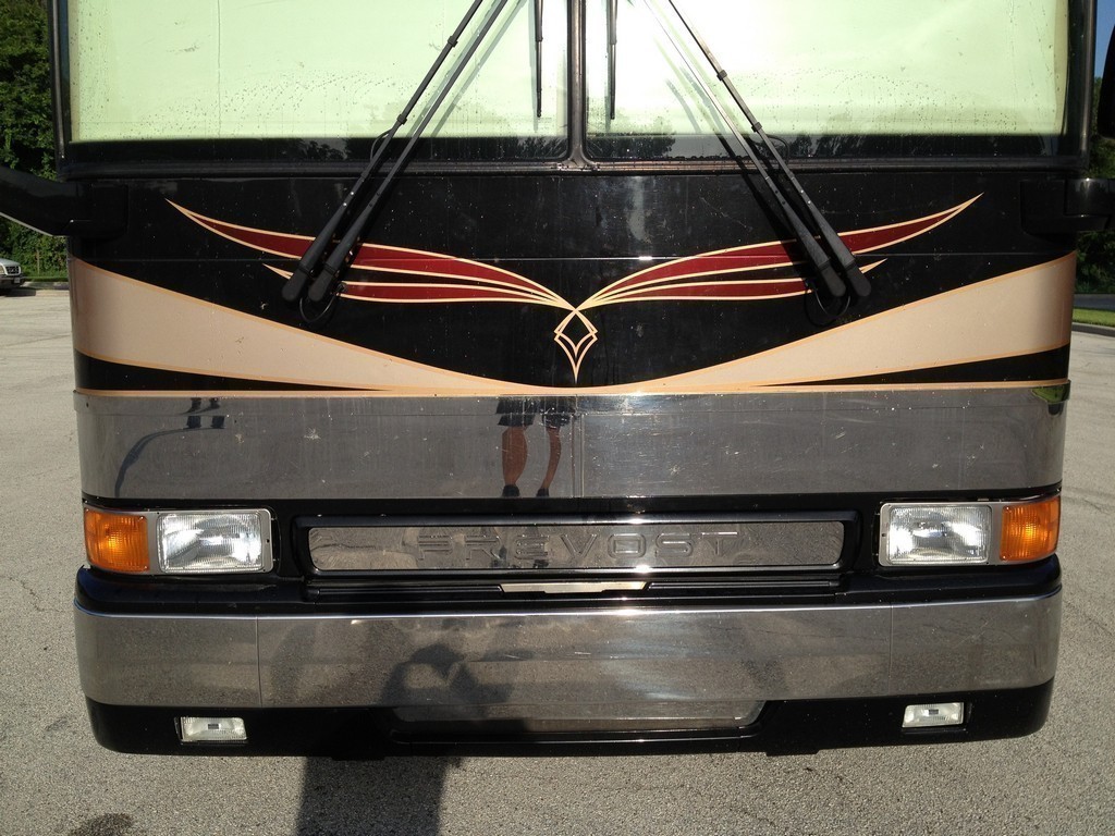 Prevost XL II before Excalibur Coach facelift
