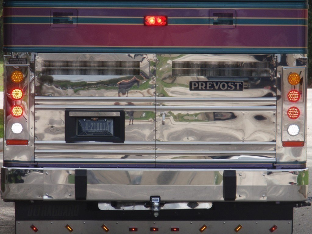 Prevost XL II with Excalibur Coach tail light upgrade