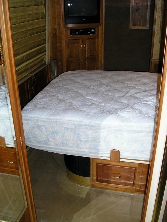 H3 Bedroom Before Slideout2
