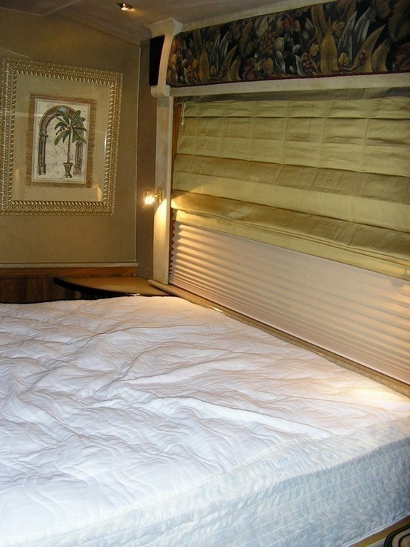 H3 Bedroom Before Slideout3