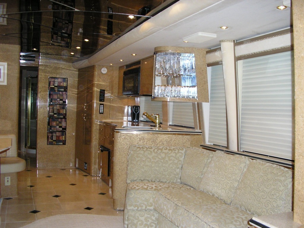 H3-45 Salon Out