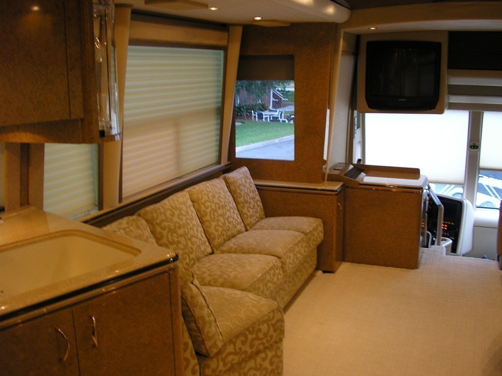 H3-45 Salon Couch Out