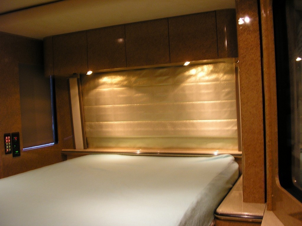 H3-45 Bedroom Inside Slide