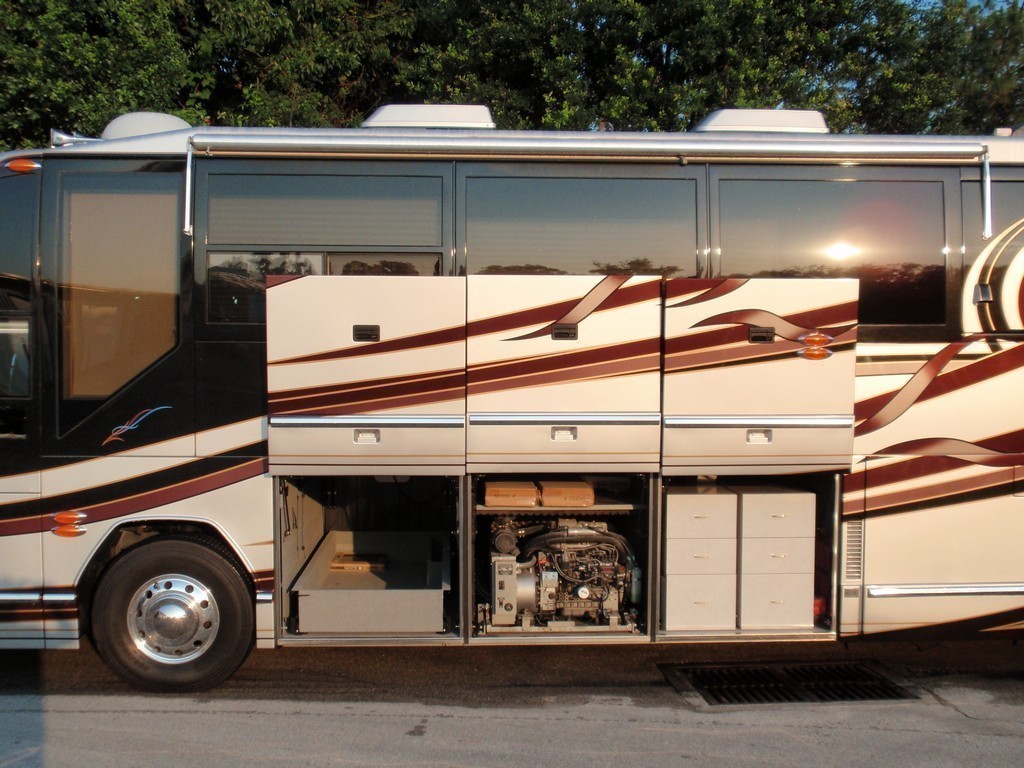 H3-45 with 2 14' Slideouts, photo 5
