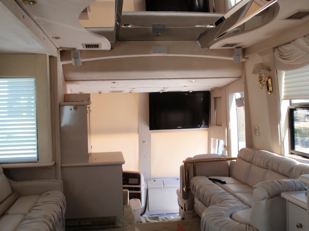 Front TV by Excalibur Coach - Prevost, XL, XLII, H3-45, Country Coach, Monaco, Marathon, Entertainer, Motorhome, Class A