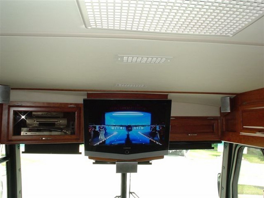 Prevost, XL, XLII, Monaco, Motorhome, Class A - New Flat screen TV installed by Excalibur Coach