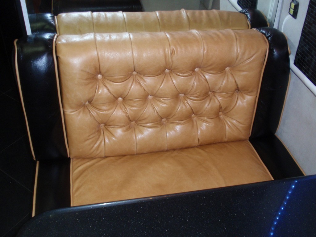 Dinette bench upholstered by Excalibur Coach - Prevost Motorhome - XL - XLII - H3-45 - Class A