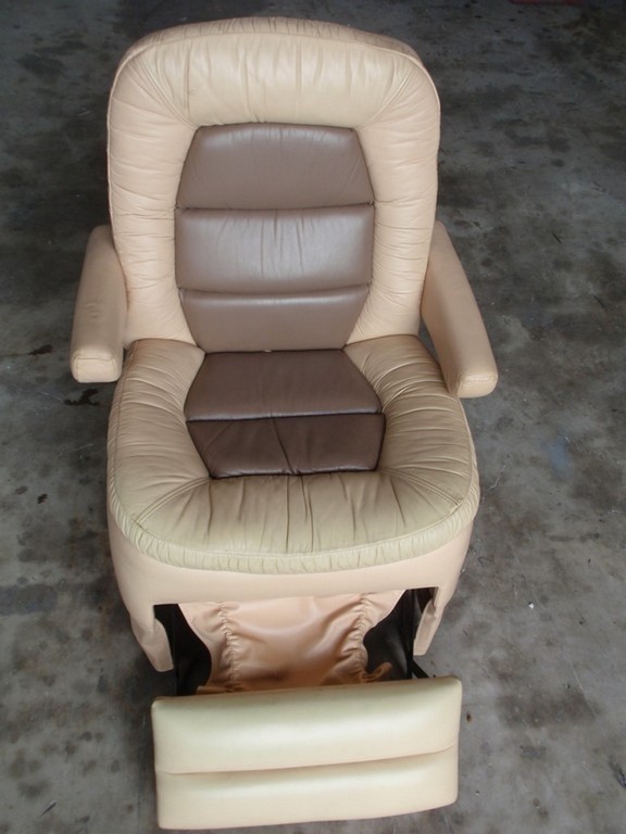 Passenger seat before new upholstery by Excalibur Coach - Prevost Motorhome - XL - XLII - H3-45 - Class A