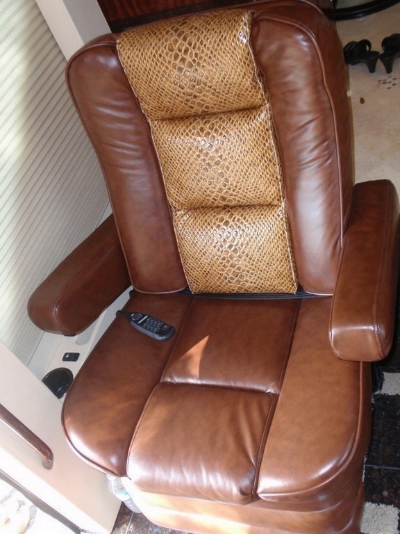Upholstery - Passenger seat by Excalibur Coach - Prevost Motorhomes XL - XLII - H3-45 - Class A