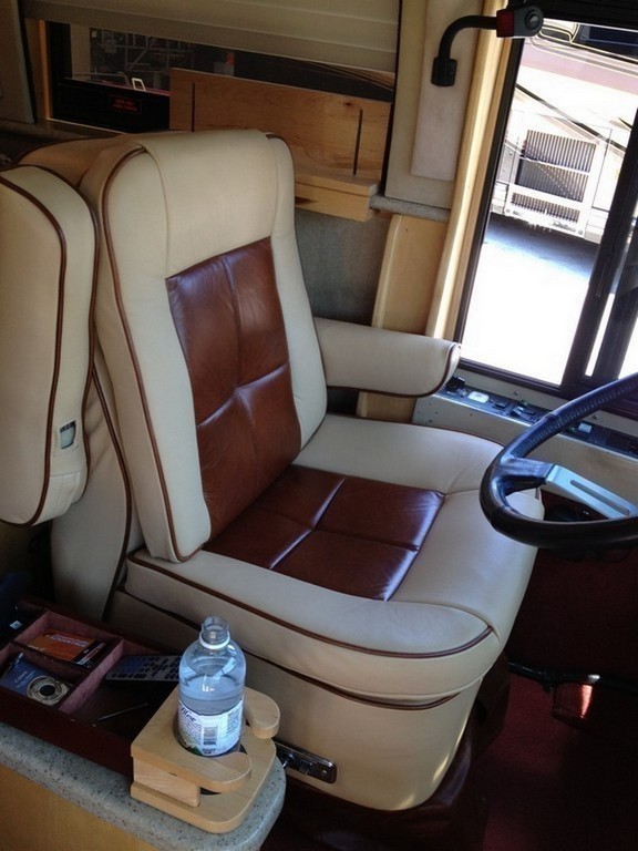 Royale driver seat after new upholstery by Excalibur Coach - Prevost Motorhomes XL - XLII - H3-45 - Class A